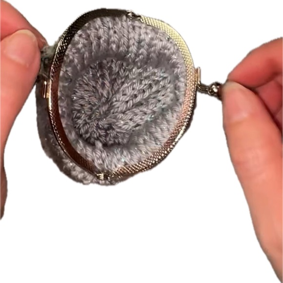 Knitted Coin Purse- Sliver - Picture 5 of 13